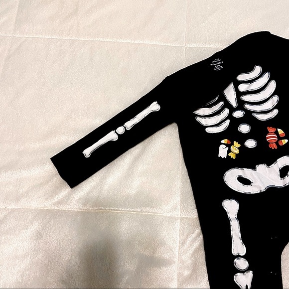 Infants 6-9M Black & White Long Sleeve Fun Skeleton Costume w/ Snap Legs, EUC - Picture 4 of 7